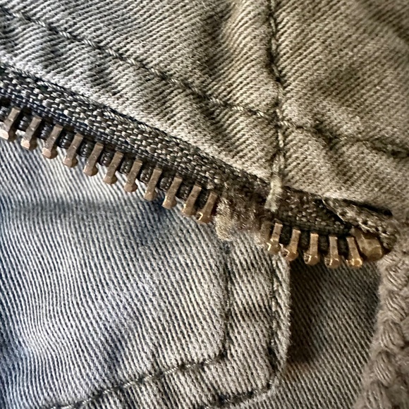 Forever 21 Army green Oversized jacket with zipper and drawstring - Picture 4 of 7